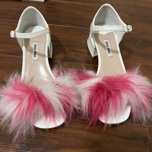 MiuMiu Patent Leather Sandals - Picture 1 of 4